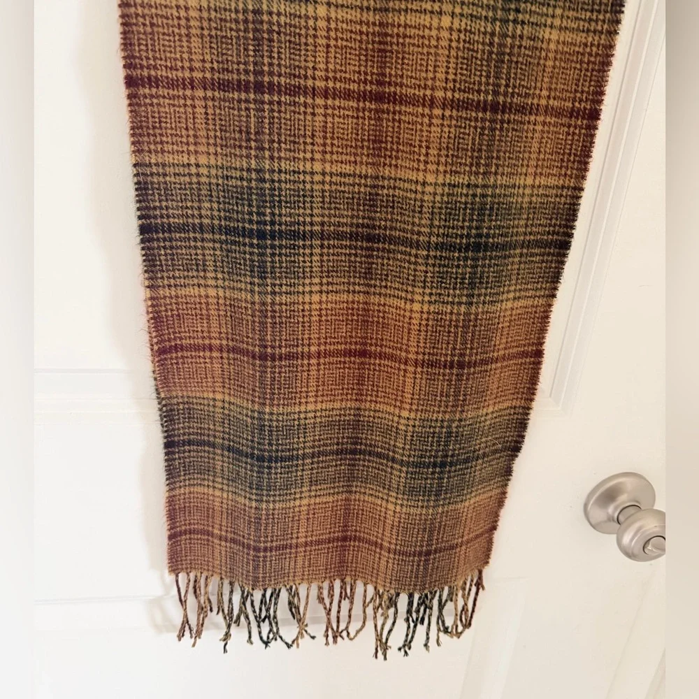 Bundle of 4 men's winter fringe acrylic scarves